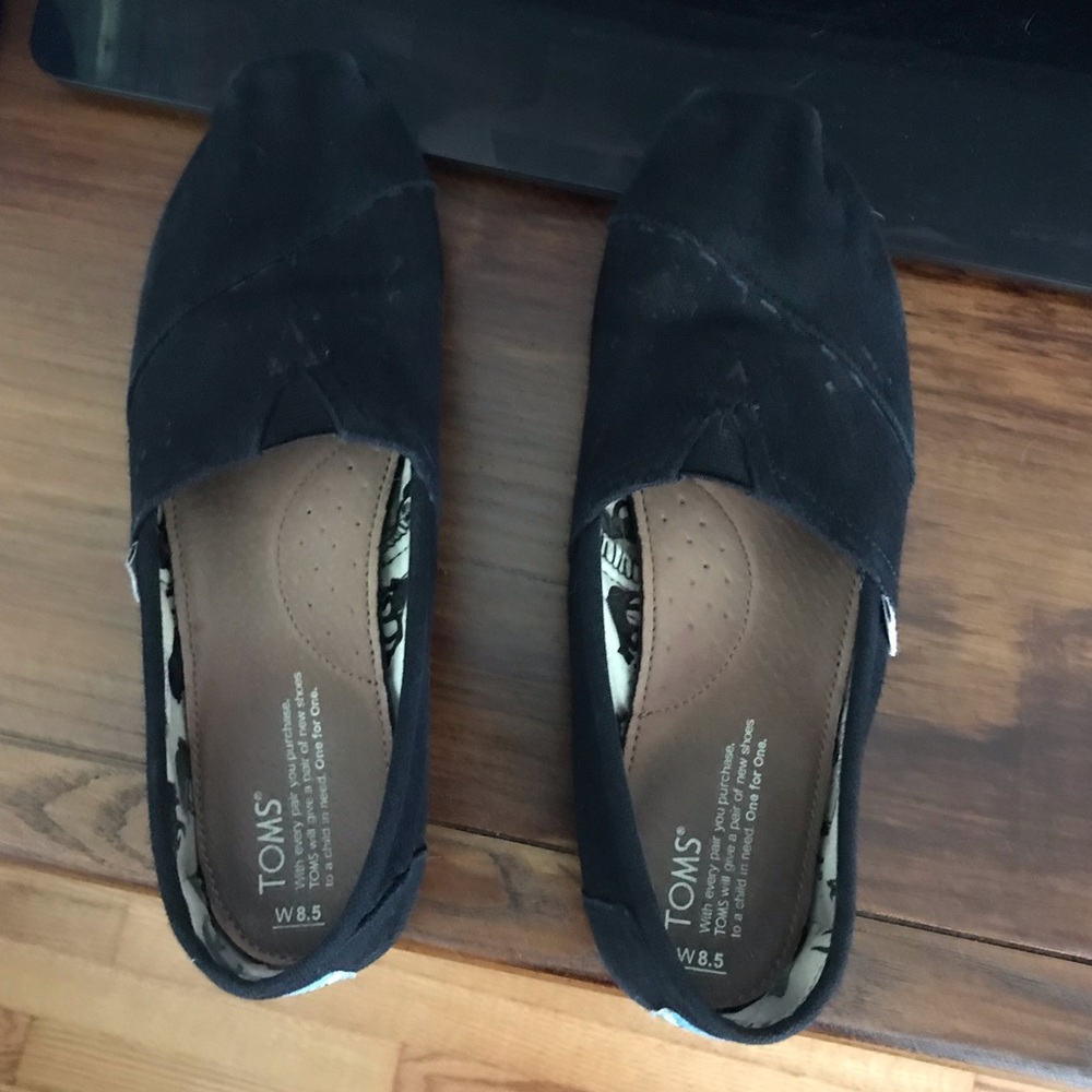 Toms